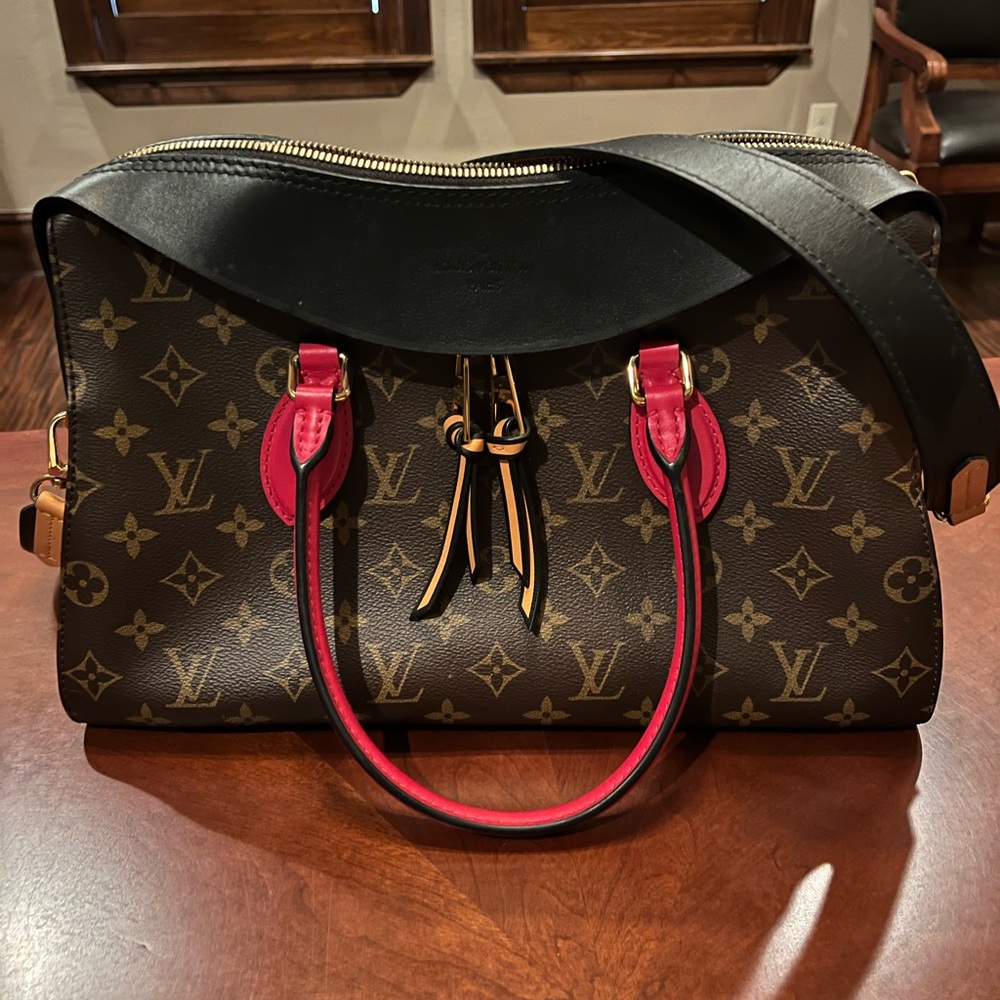 Authentic Louis Vuitton Tulleries handbag